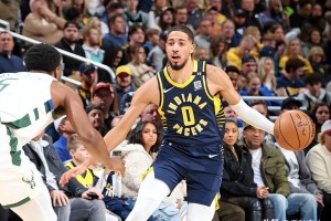 皇冠体育线上-印第安纳步行者训练开放日，今晨队长鼓劲引欢呼，NBA季后赛在即，球队文化再被提及的简单介绍